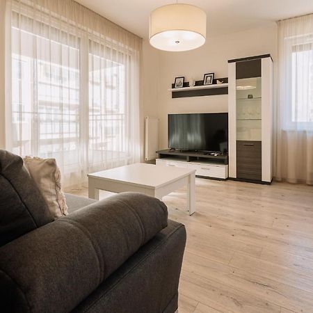 Skau 2 Old Town Family & Business Apartment 2 Floor Free Parking Братислава Екстер'єр фото