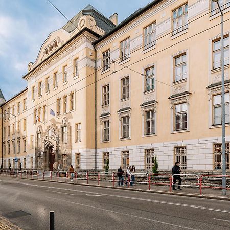 Skau 2 Old Town Family & Business Apartment 2 Floor Free Parking Братислава Екстер'єр фото