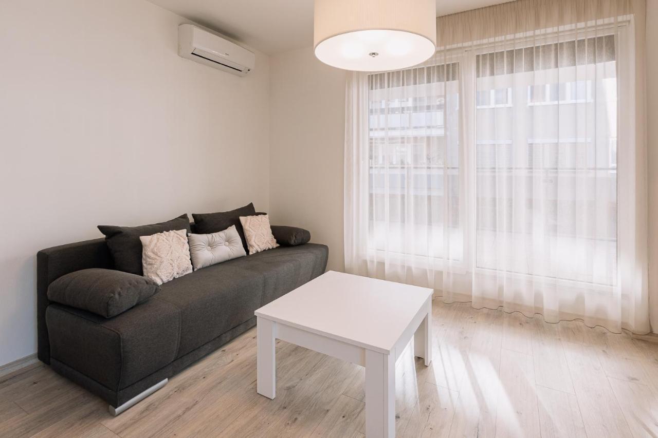 Skau 2 Old Town Family & Business Apartment 2 Floor Free Parking Братислава Екстер'єр фото