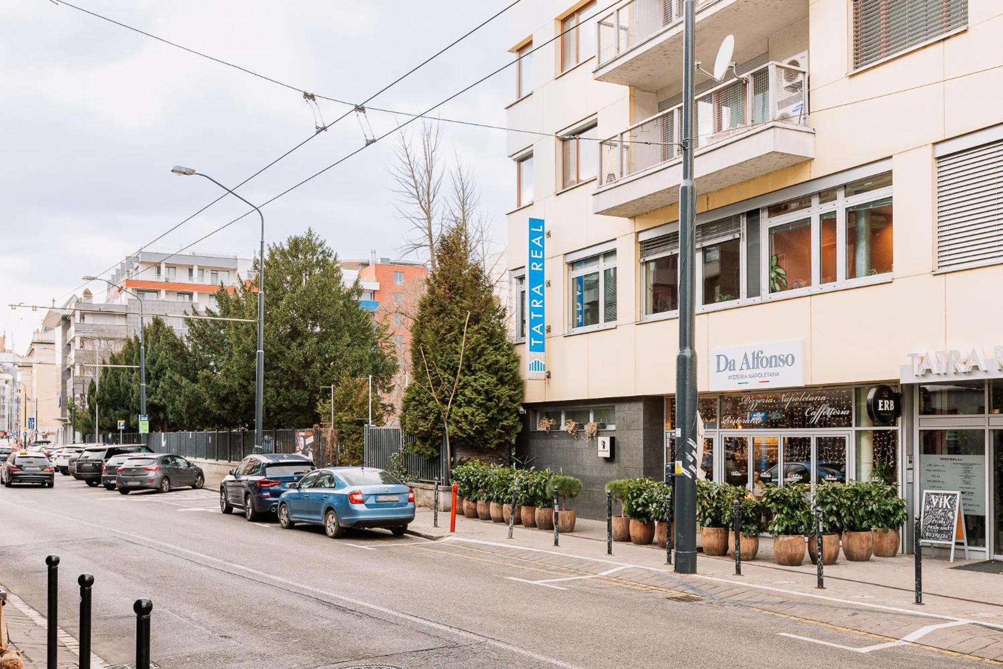 Skau 2 Old Town Family & Business Apartment 2 Floor Free Parking Братислава Екстер'єр фото