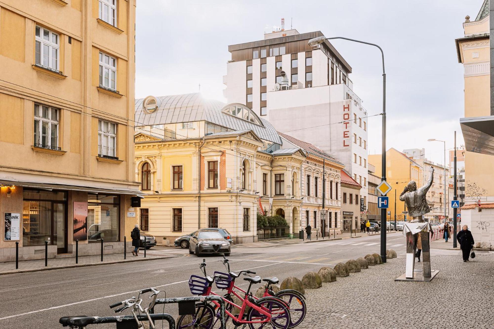 Skau 2 Old Town Family & Business Apartment 2 Floor Free Parking Братислава Екстер'єр фото